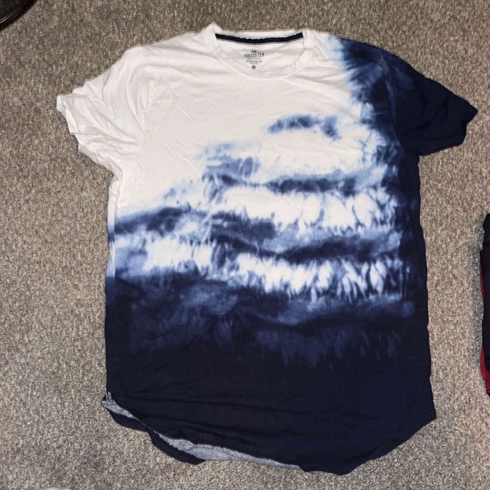Hollister brand t shirt, size medium